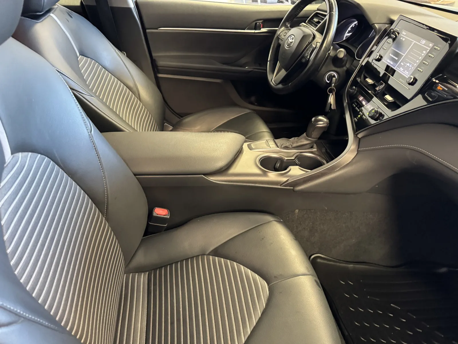 Toyota Camry photo 6