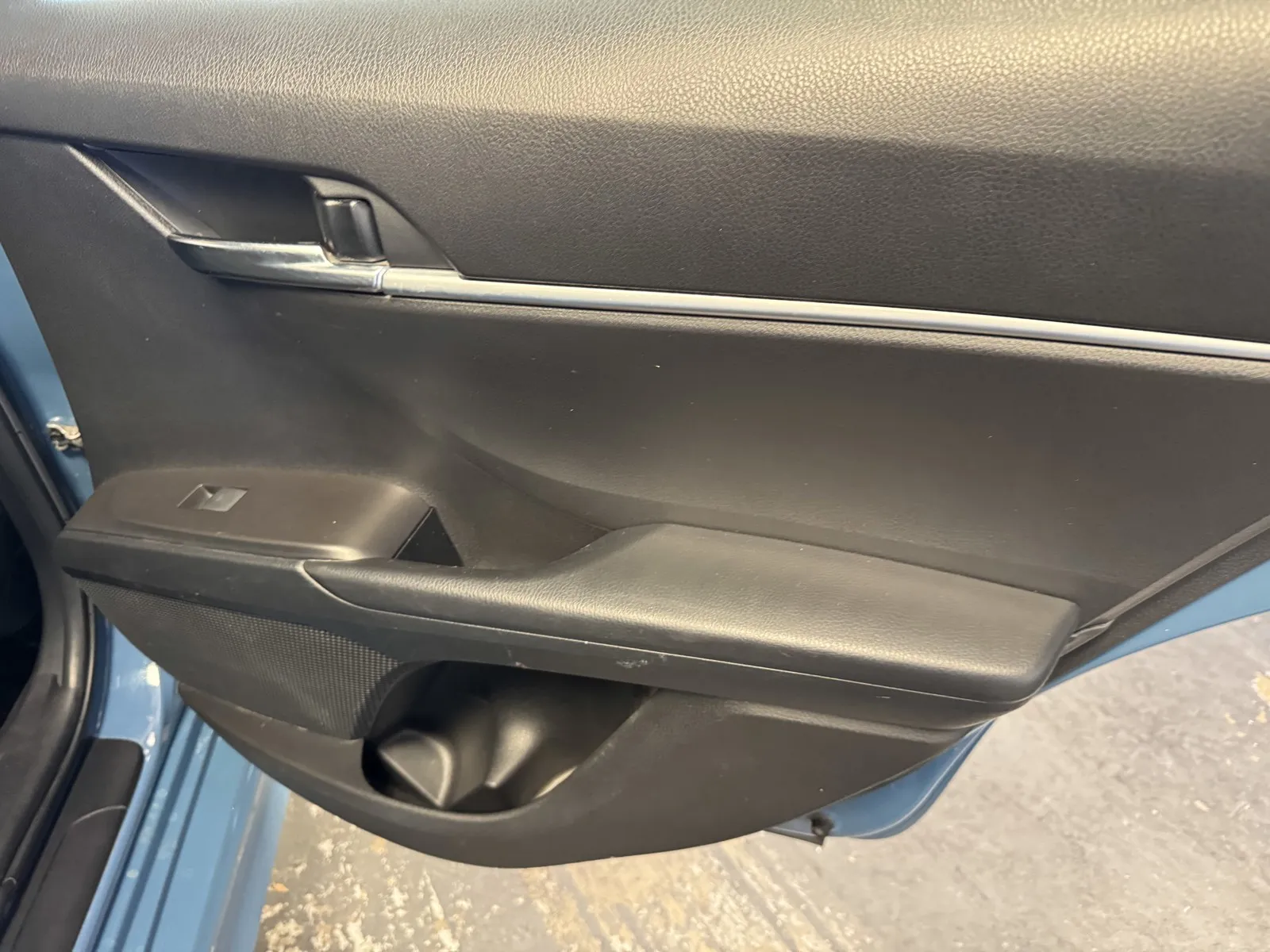 Toyota Camry photo 9