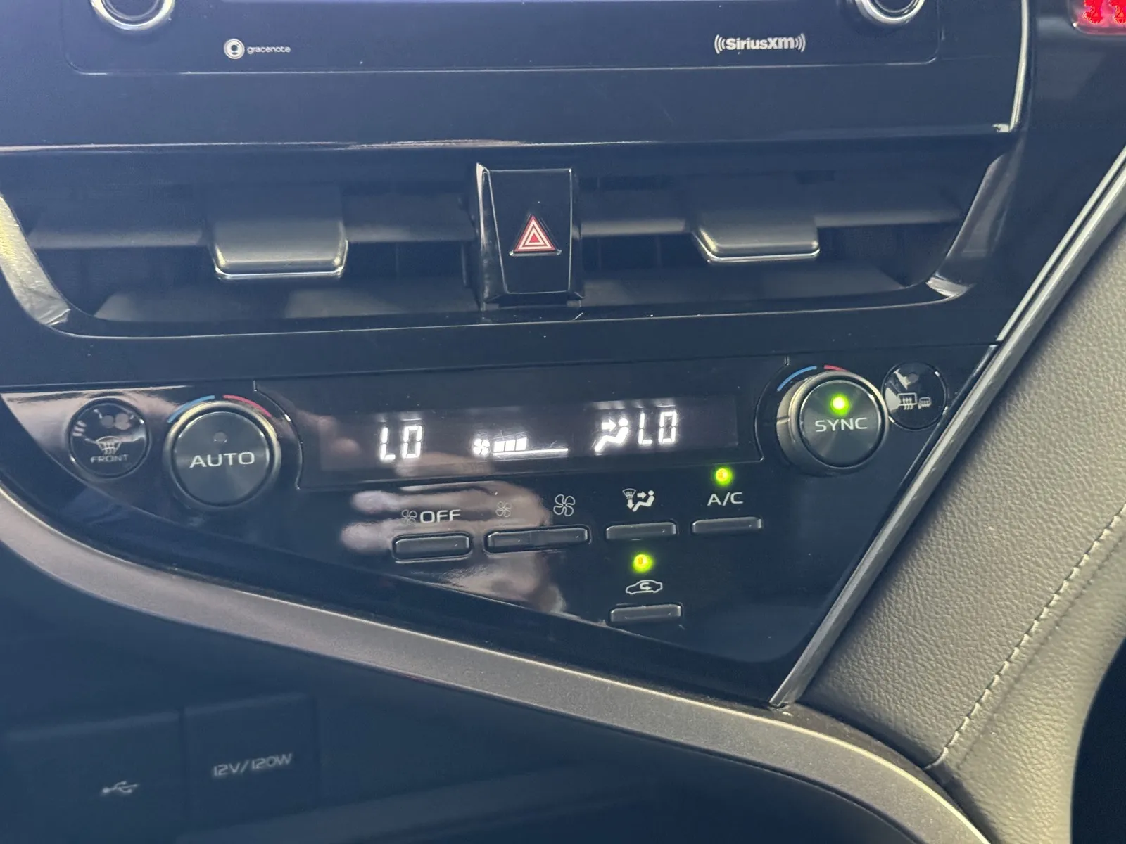 Toyota Camry photo 15