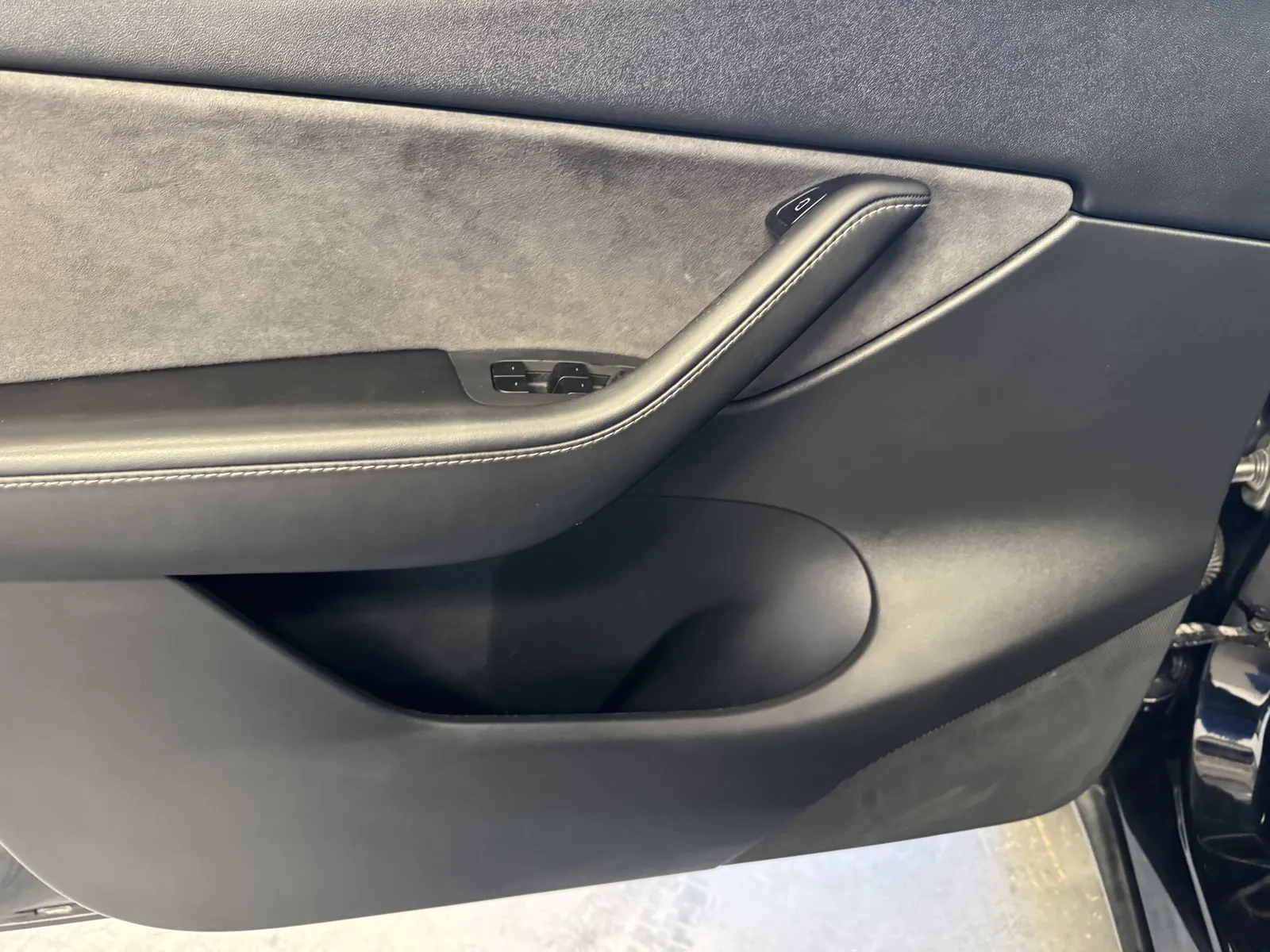Tesla Model Y photo 15