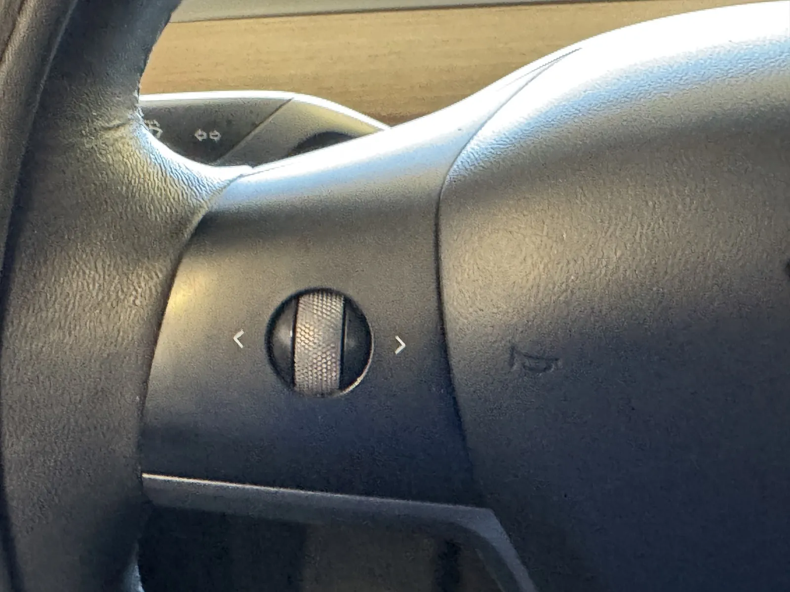 Tesla Model Y photo 19