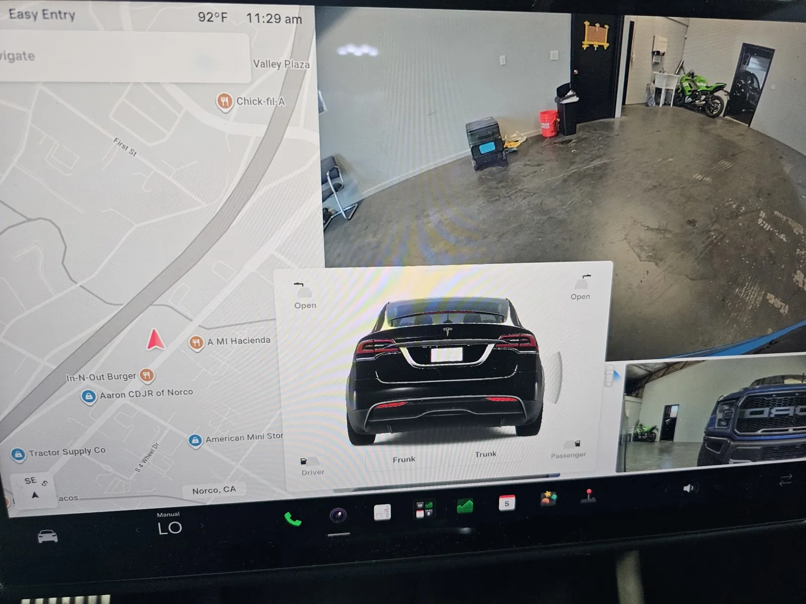Tesla Model X photo 14