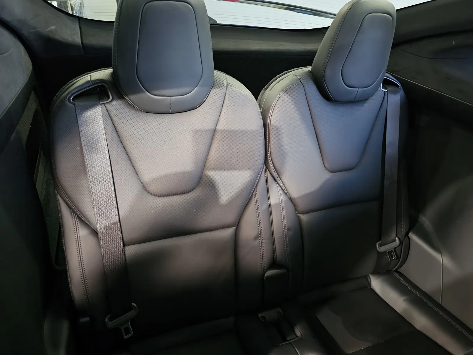 Tesla Model X photo 9