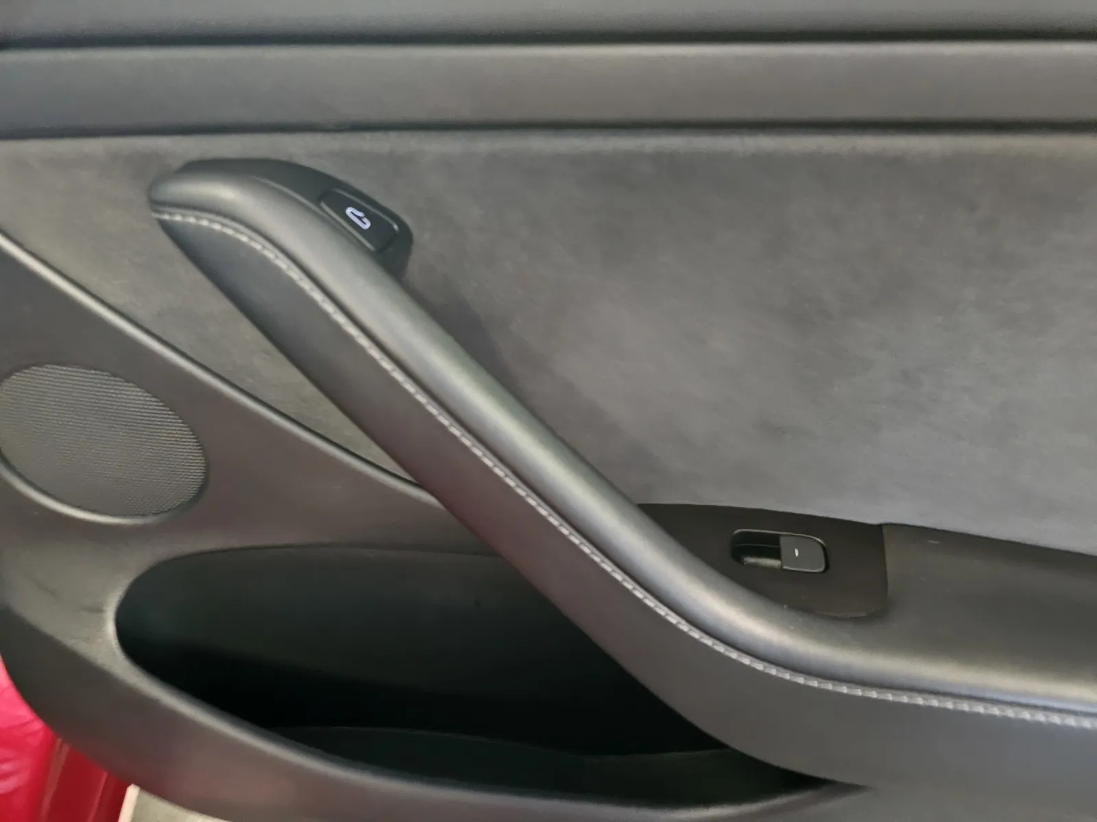 Tesla Model 3 photo 7
