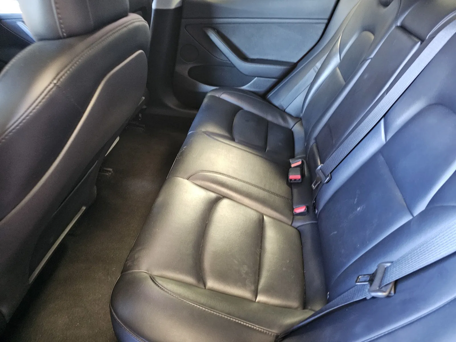 Tesla Model 3 photo 11