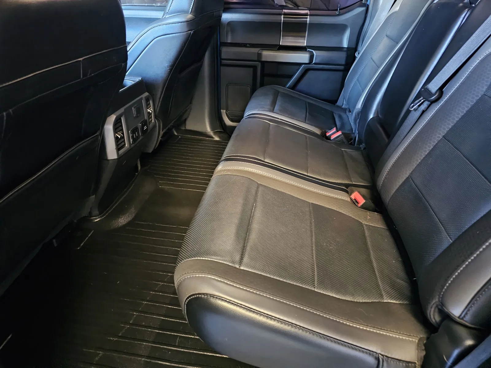 Ford F-150 photo 13