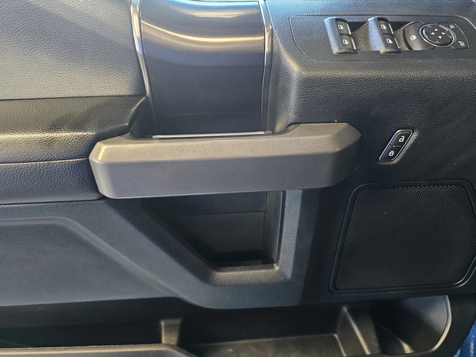 Ford F-150 photo 14