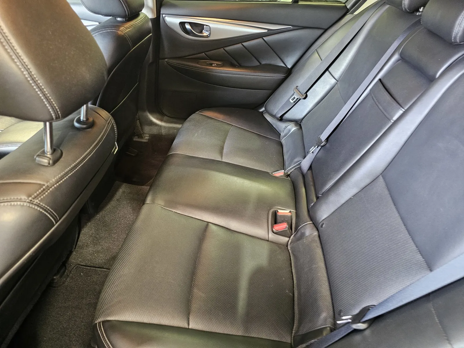 Infiniti Q50 photo 12