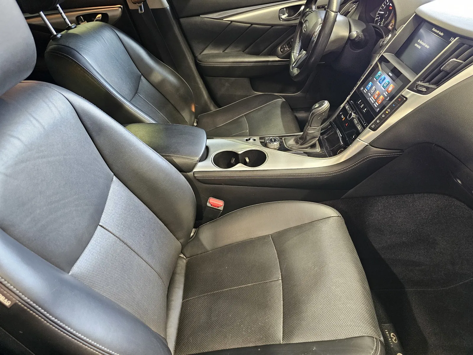 Infiniti Q50 photo 7