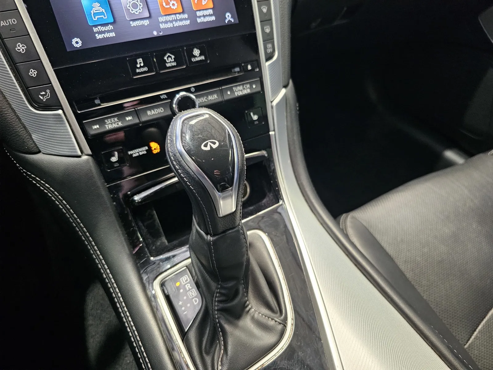 Infiniti Q50 photo 17