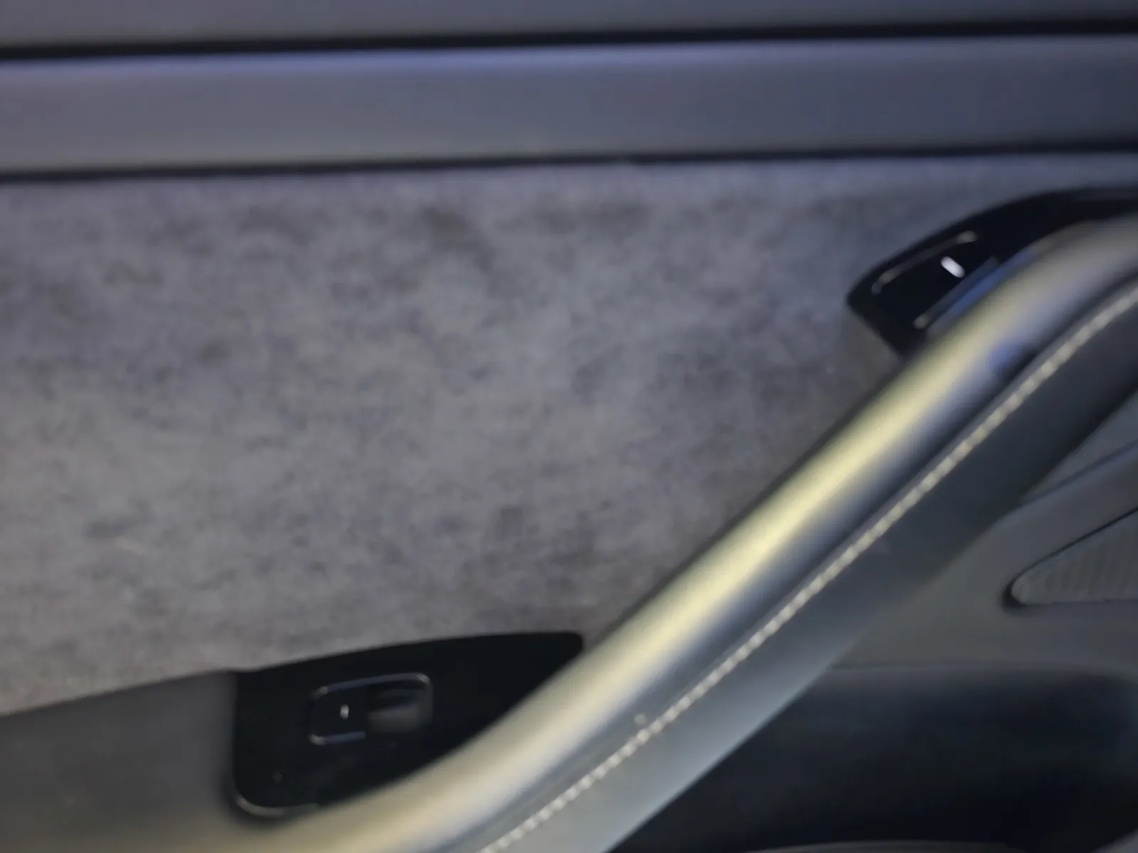 Tesla Model 3 photo 11