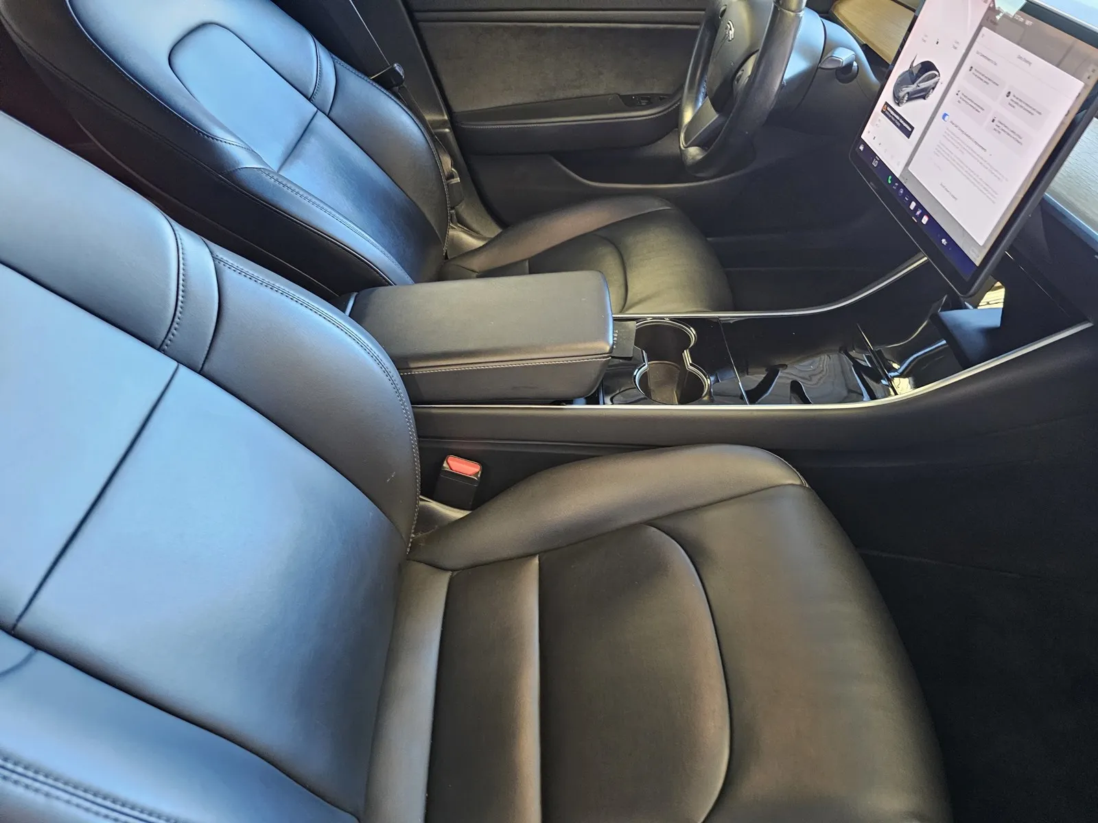 Tesla Model 3 photo 7