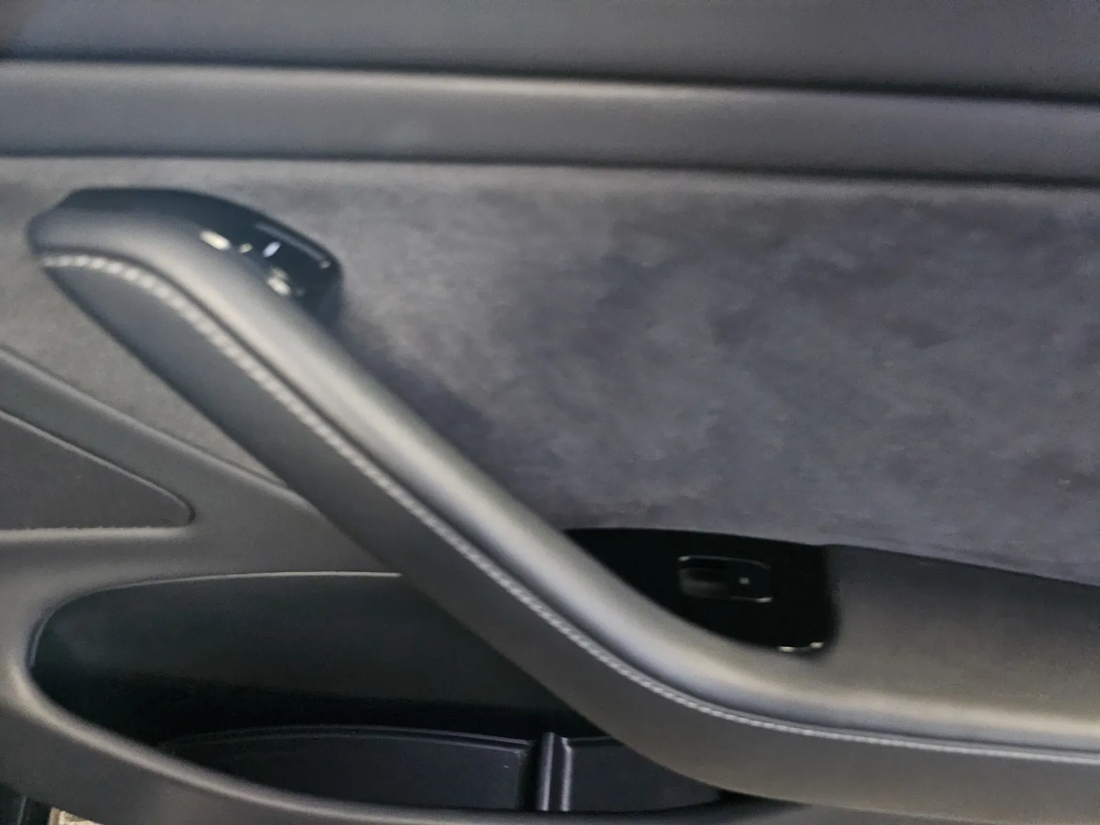 Tesla Model 3 photo 8