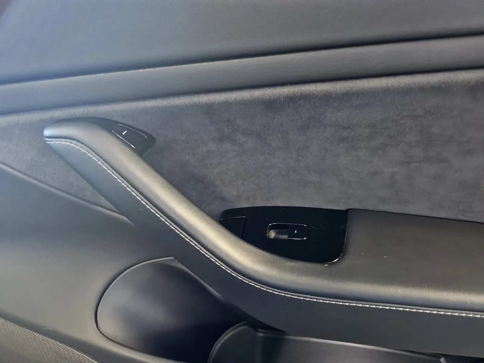 Tesla Model 3 photo 6