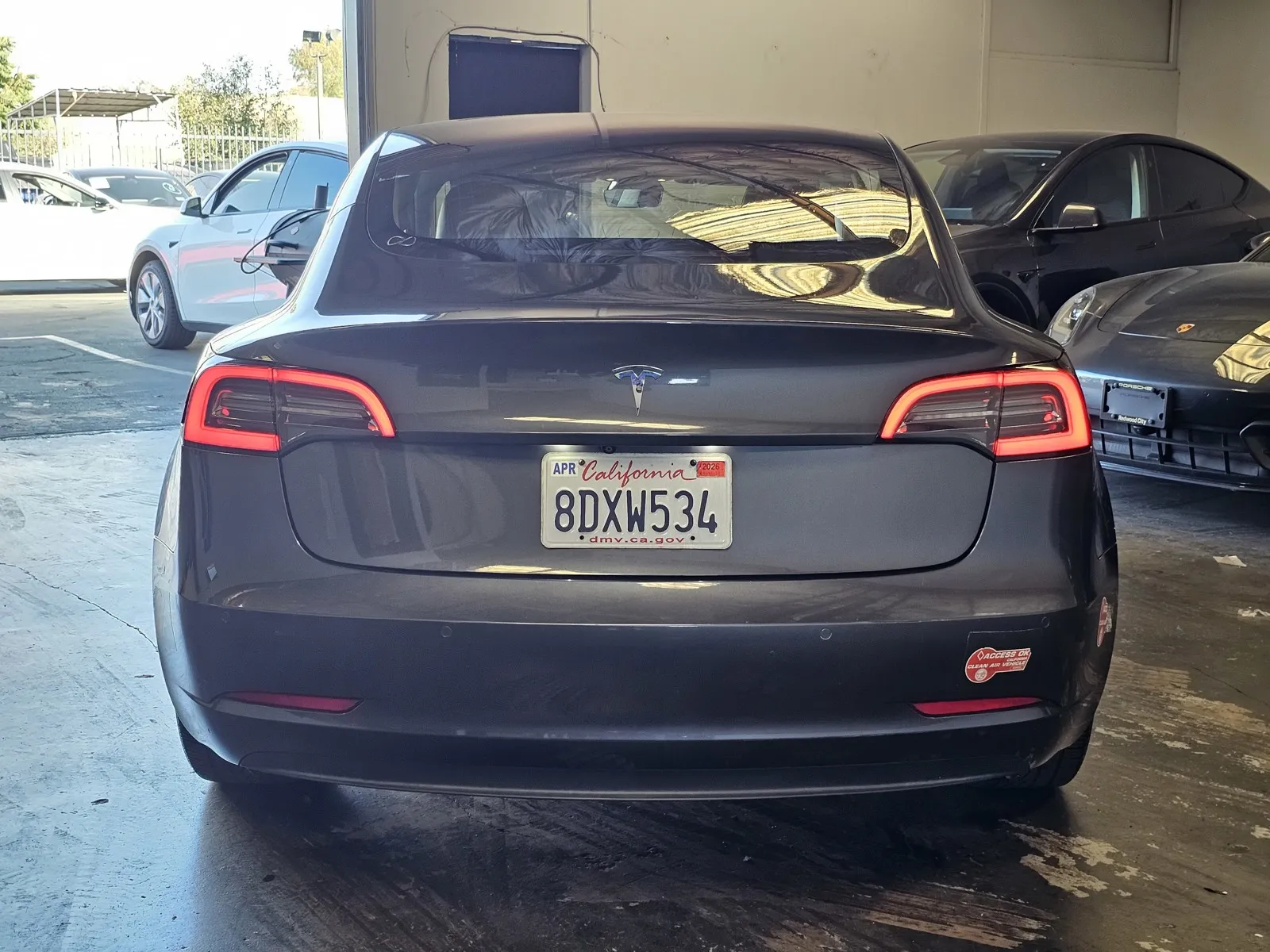 Tesla Model 3 photo 3
