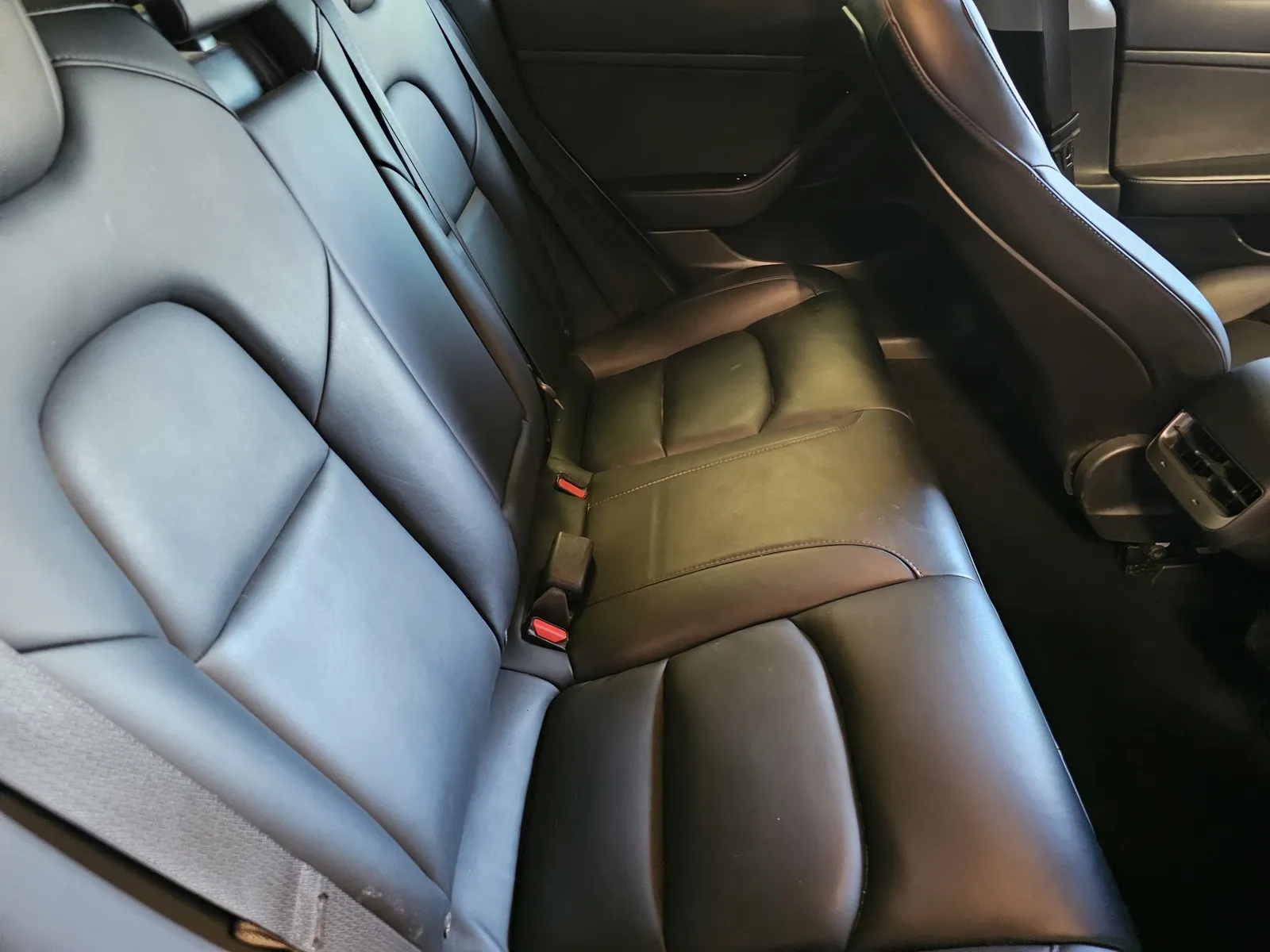 Tesla Model 3 photo 9