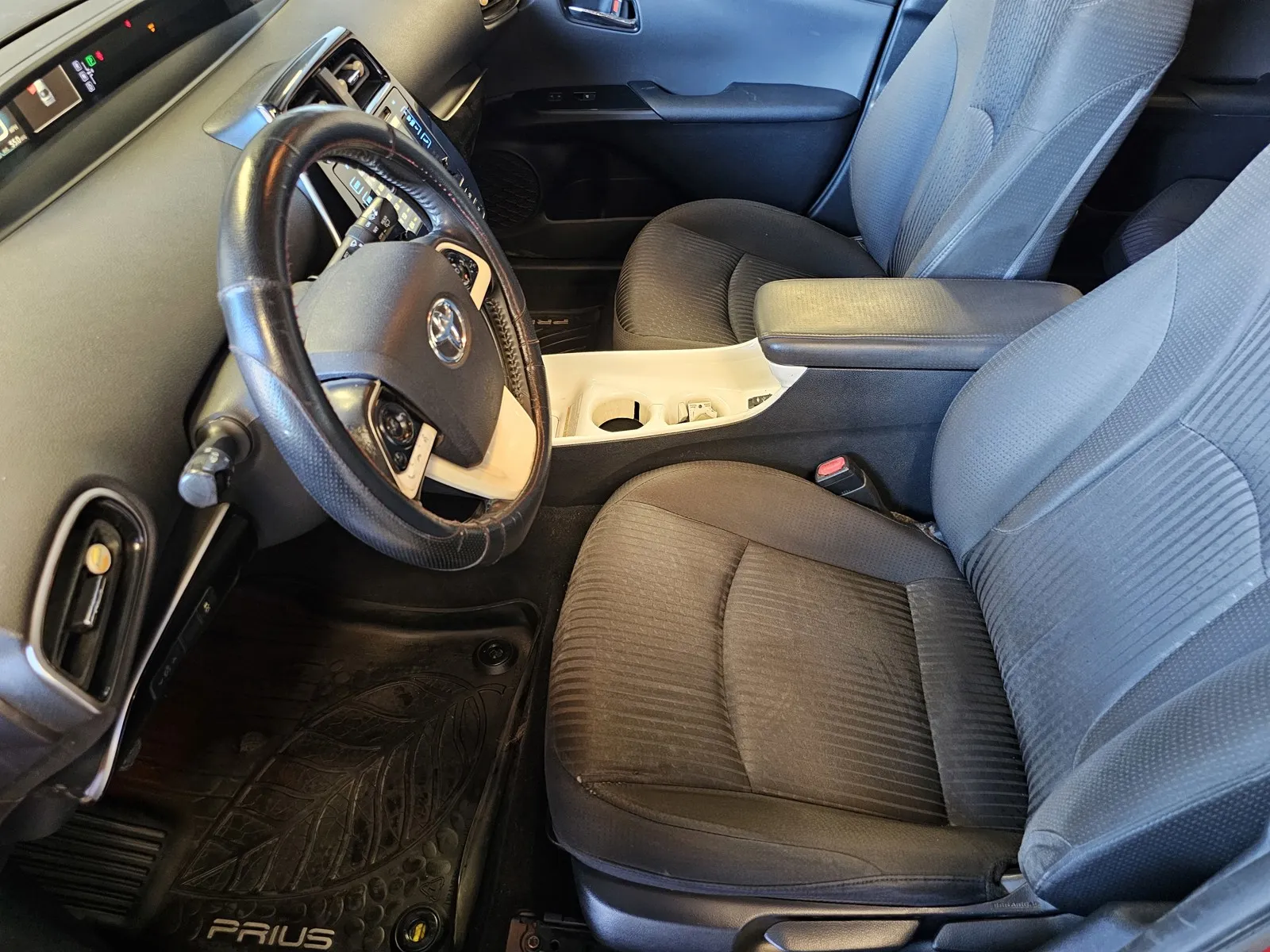 Toyota Prius photo 15