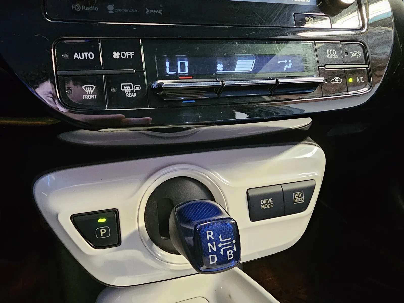 Toyota Prius photo 17