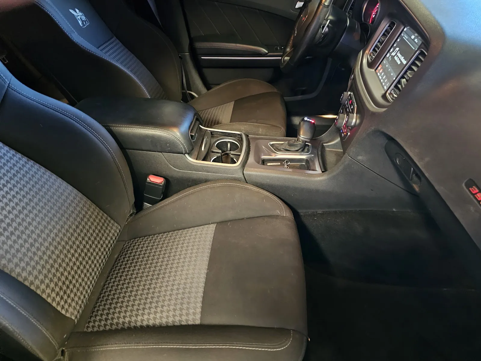 Dodge Charger photo 7