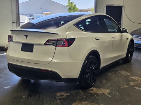 More photos of 2021 Tesla Model Y Long Range at Premium Autos - Norco, CA