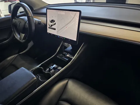 More photos of 2021 Tesla Model Y Long Range at Premium Autos - Norco, CA