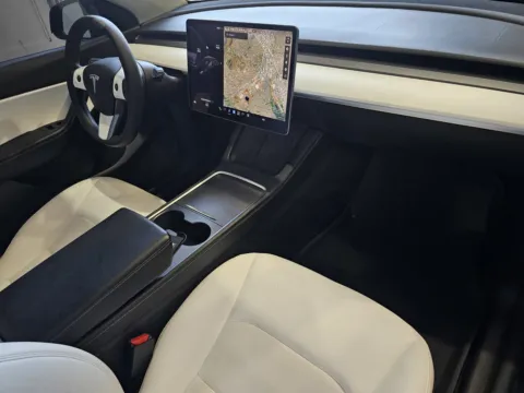 More photos of 2022 Tesla Model Y Performance at Premium Autos - Norco, CA