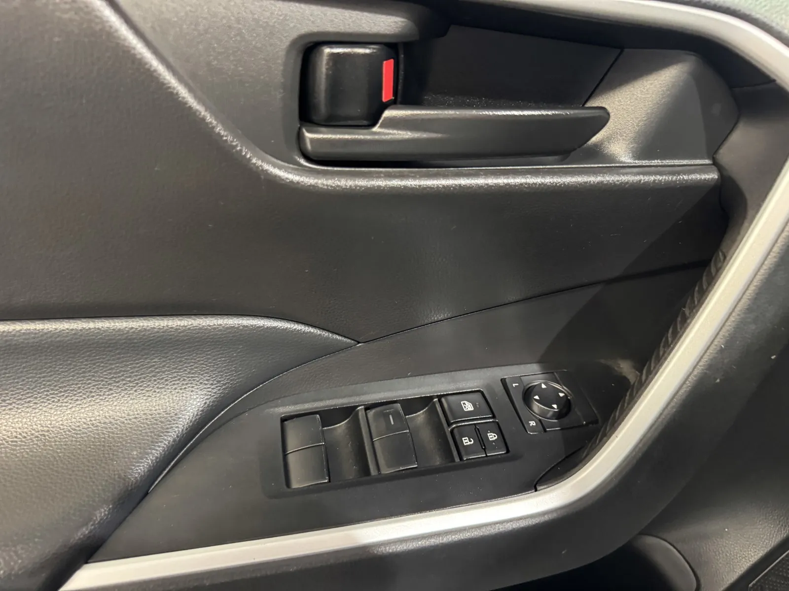 Toyota RAV4 photo 17