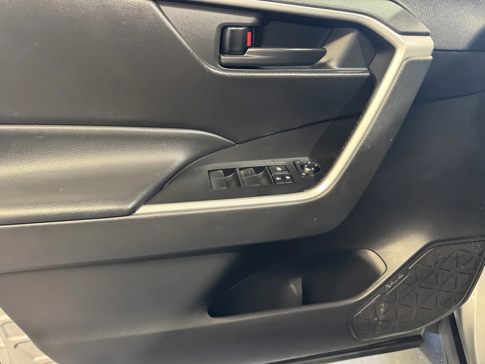 Toyota RAV4 photo 16