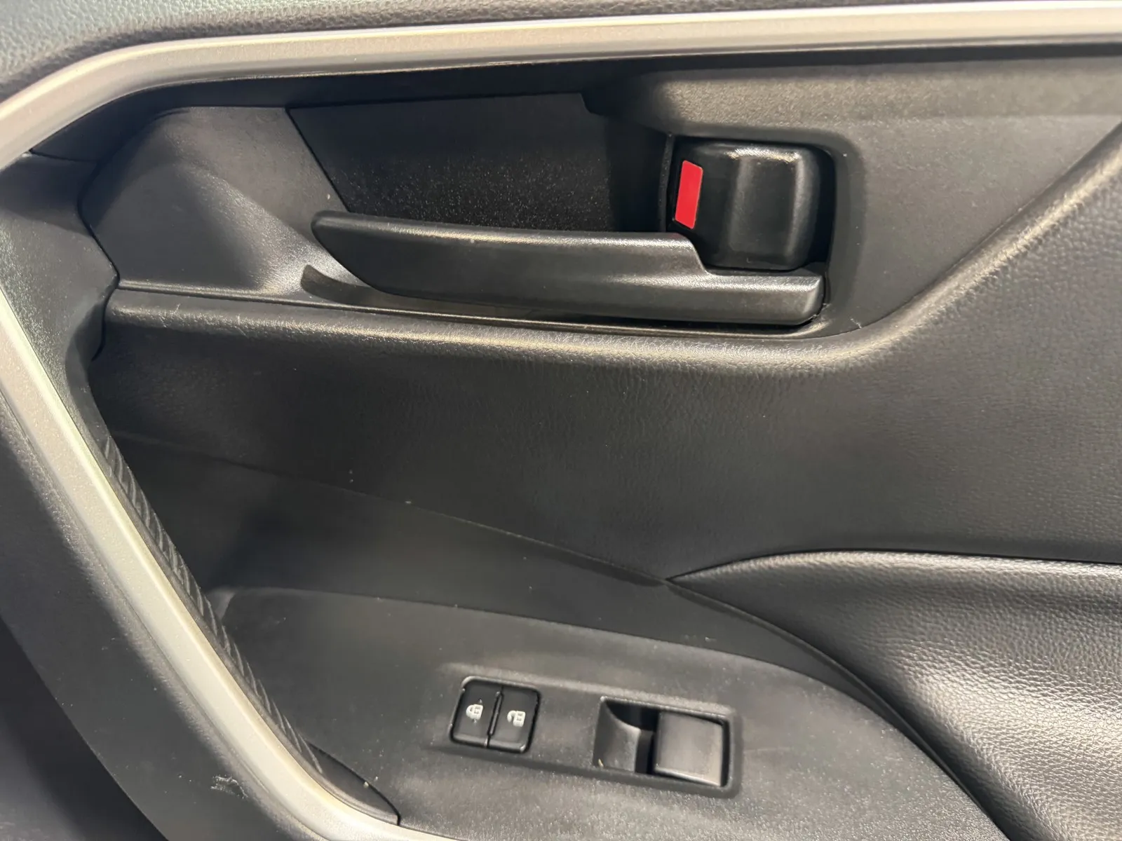 Toyota RAV4 photo 8