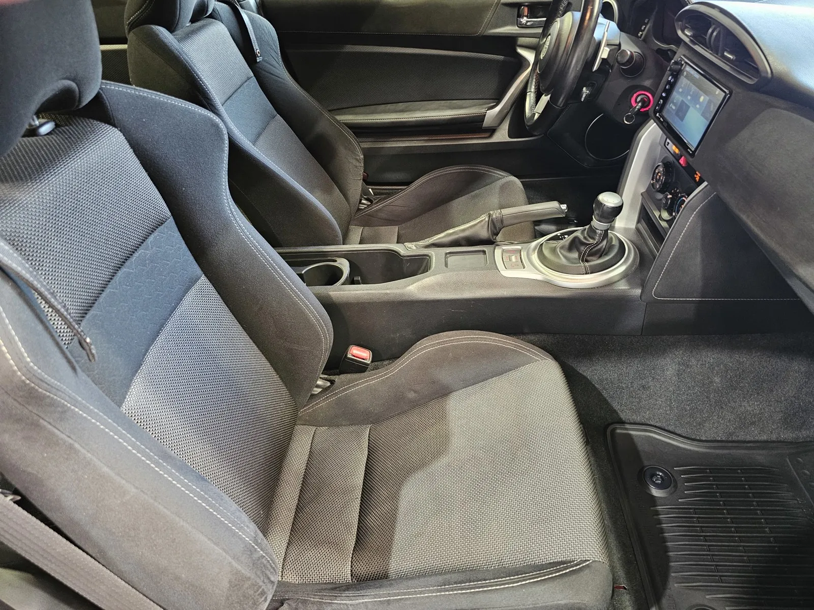 Toyota 86 photo 7