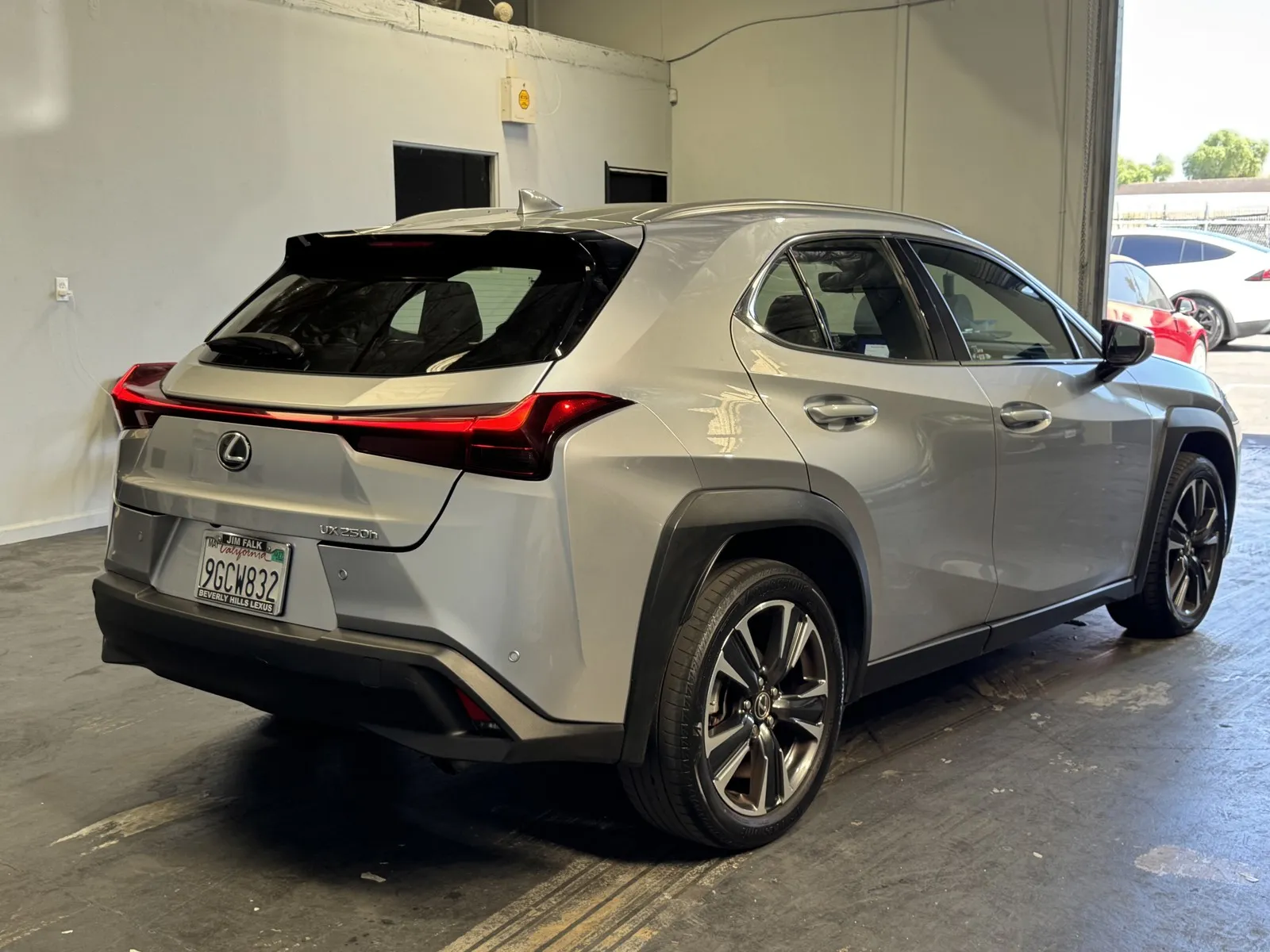 Lexus UX photo 4