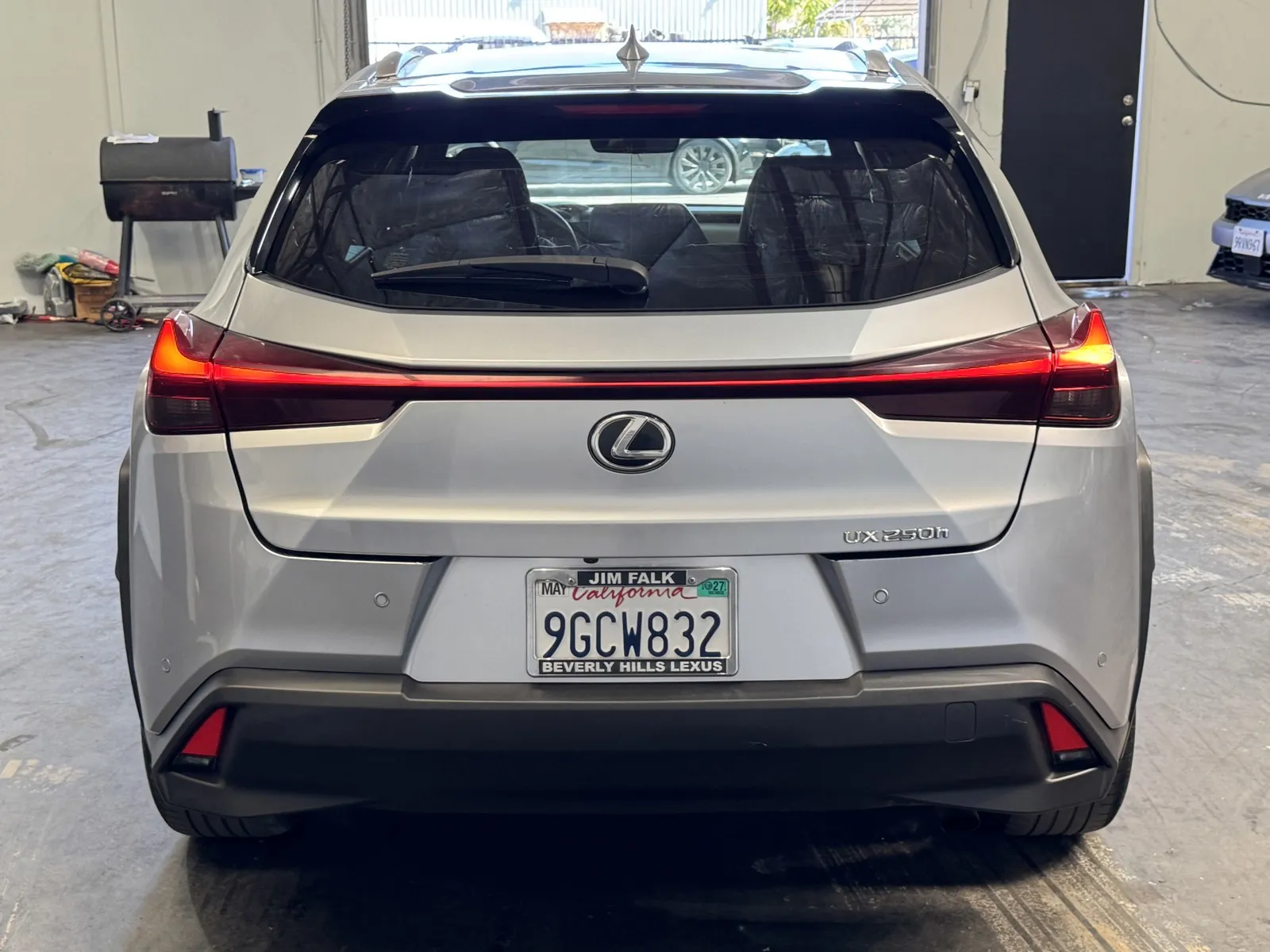 Lexus UX photo 3