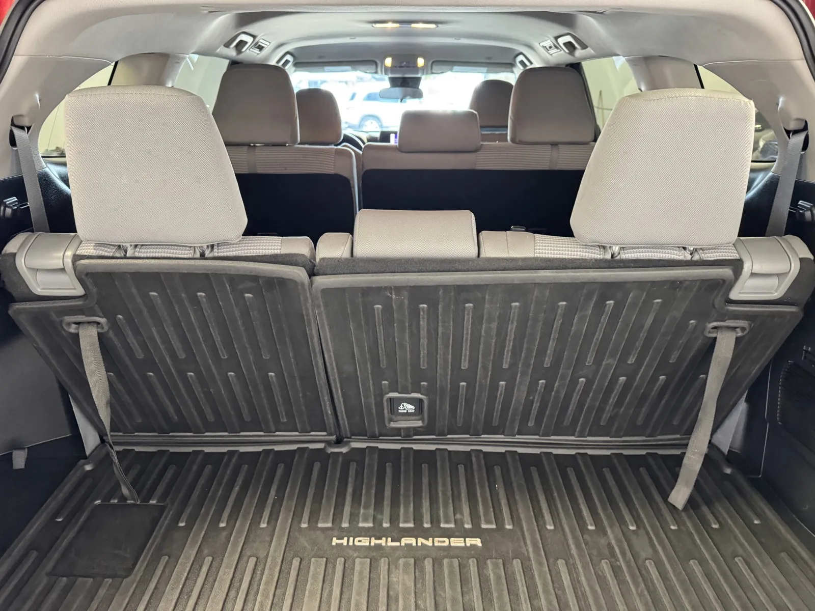 Toyota Highlander photo 10