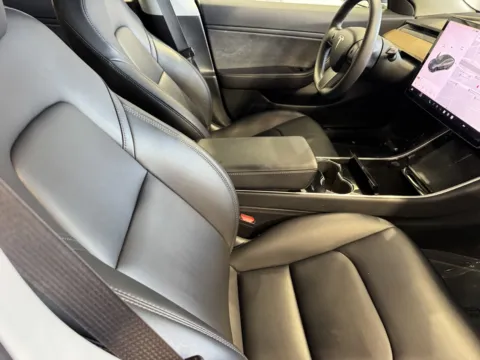 More photos of 2018 Tesla Model 3 at Premium Autos - Norco, CA