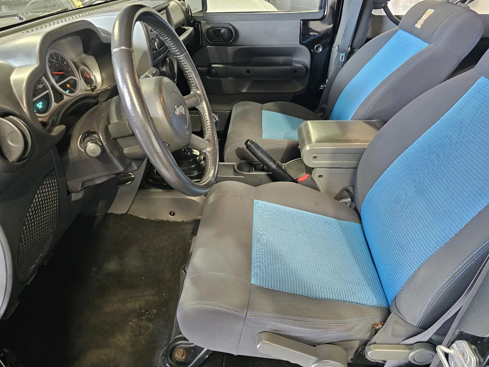 Jeep Wrangler photo 11