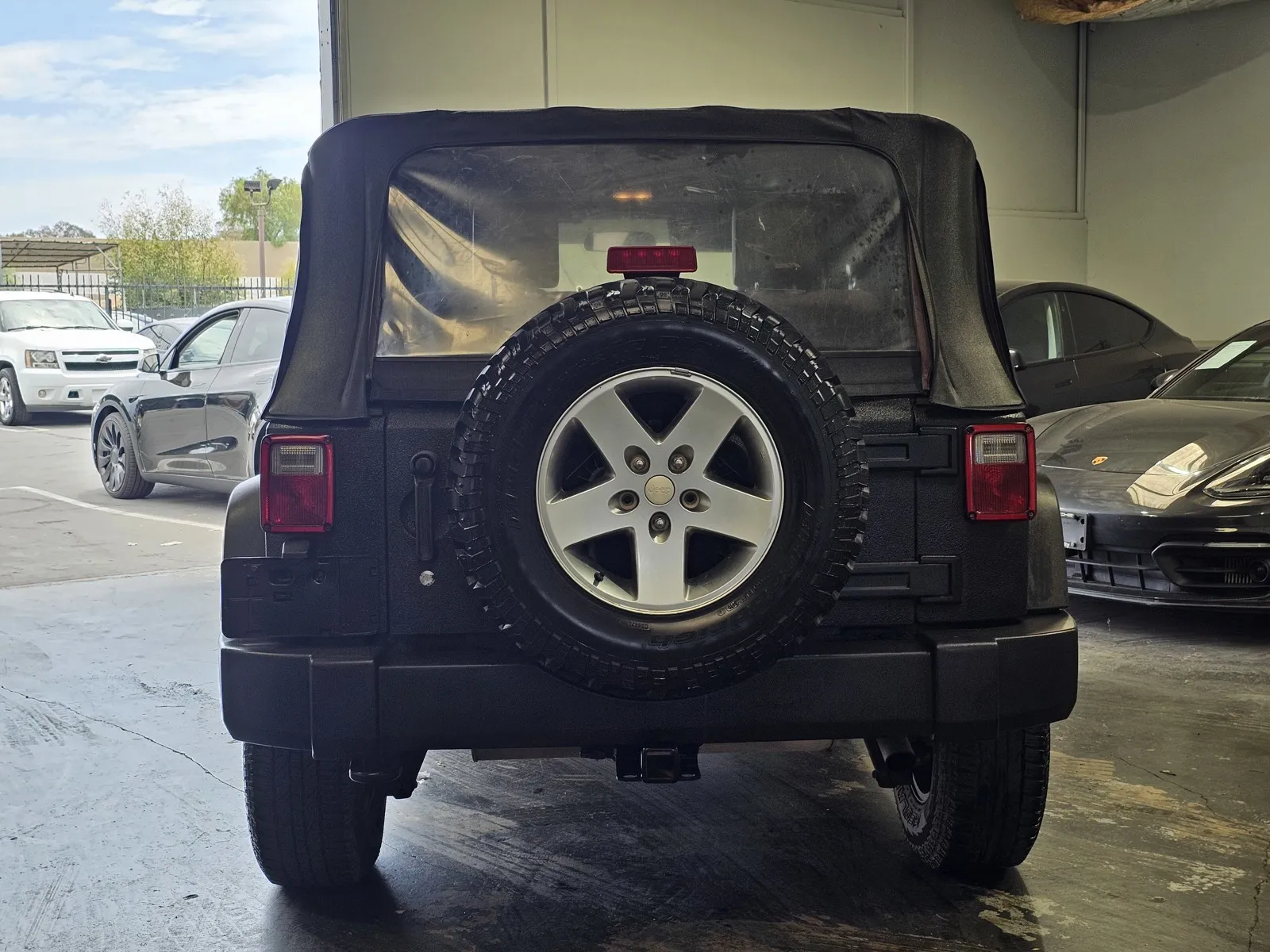 Jeep Wrangler photo 3