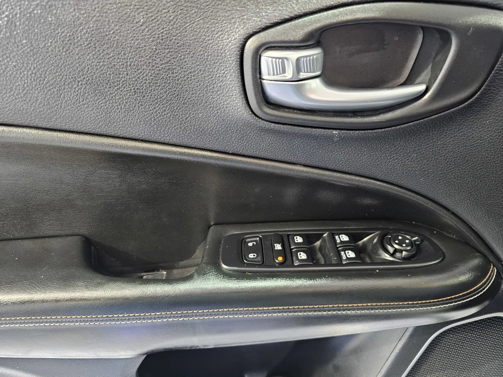 Jeep Compass photo 13