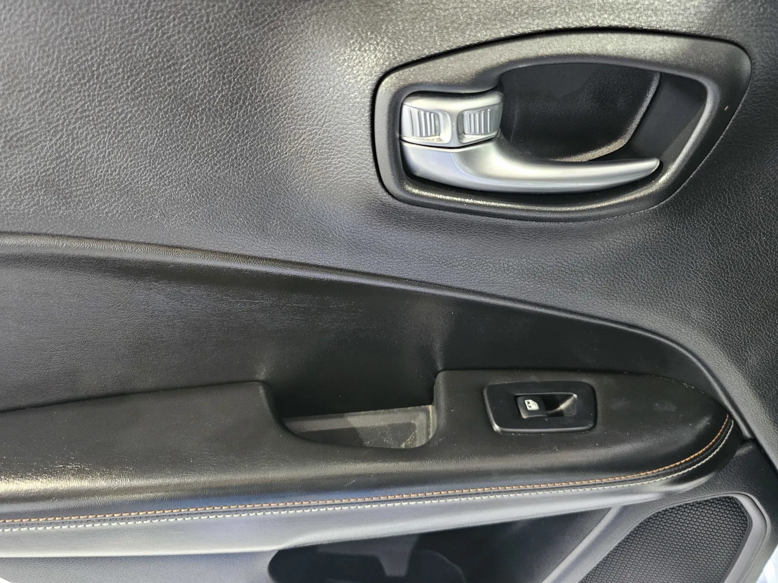 Jeep Compass photo 11