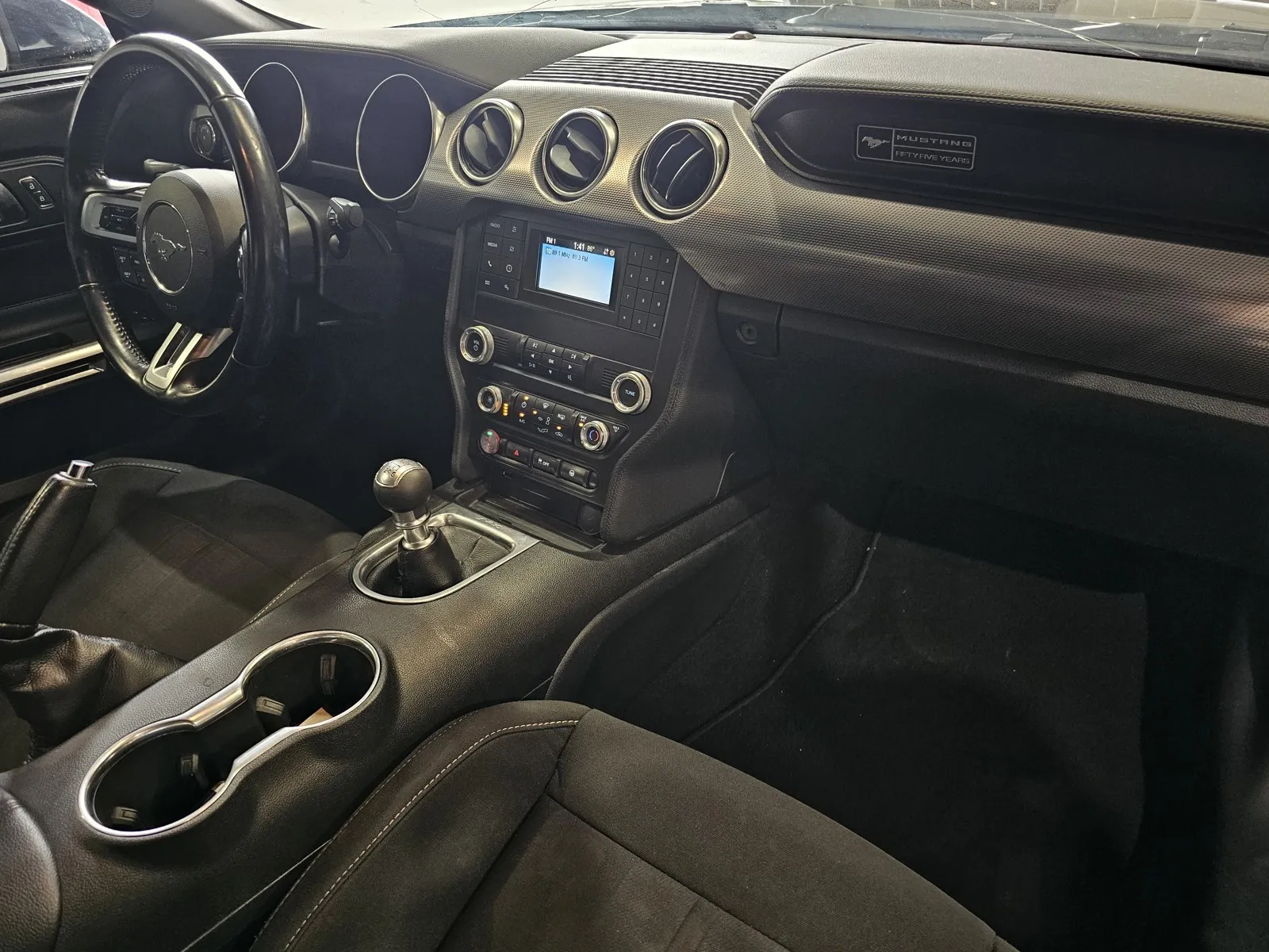 Ford Mustang photo 5