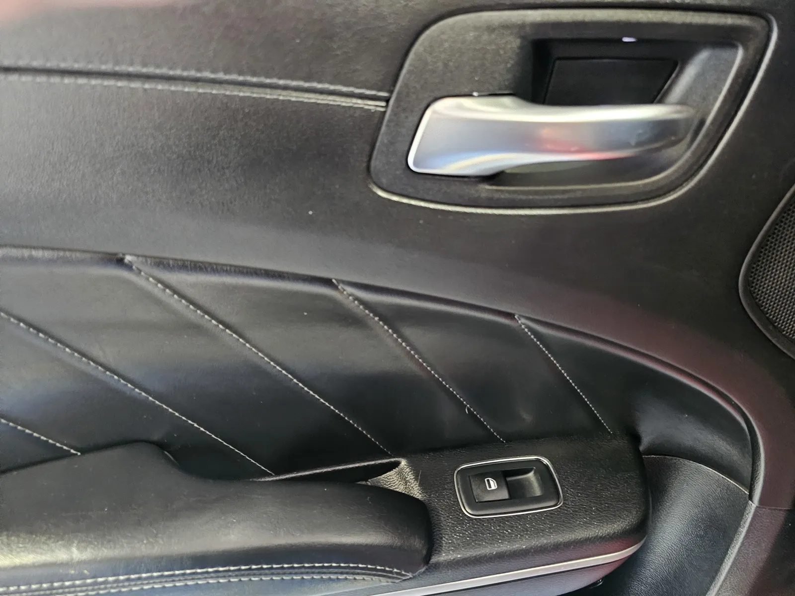 Dodge Charger photo 11