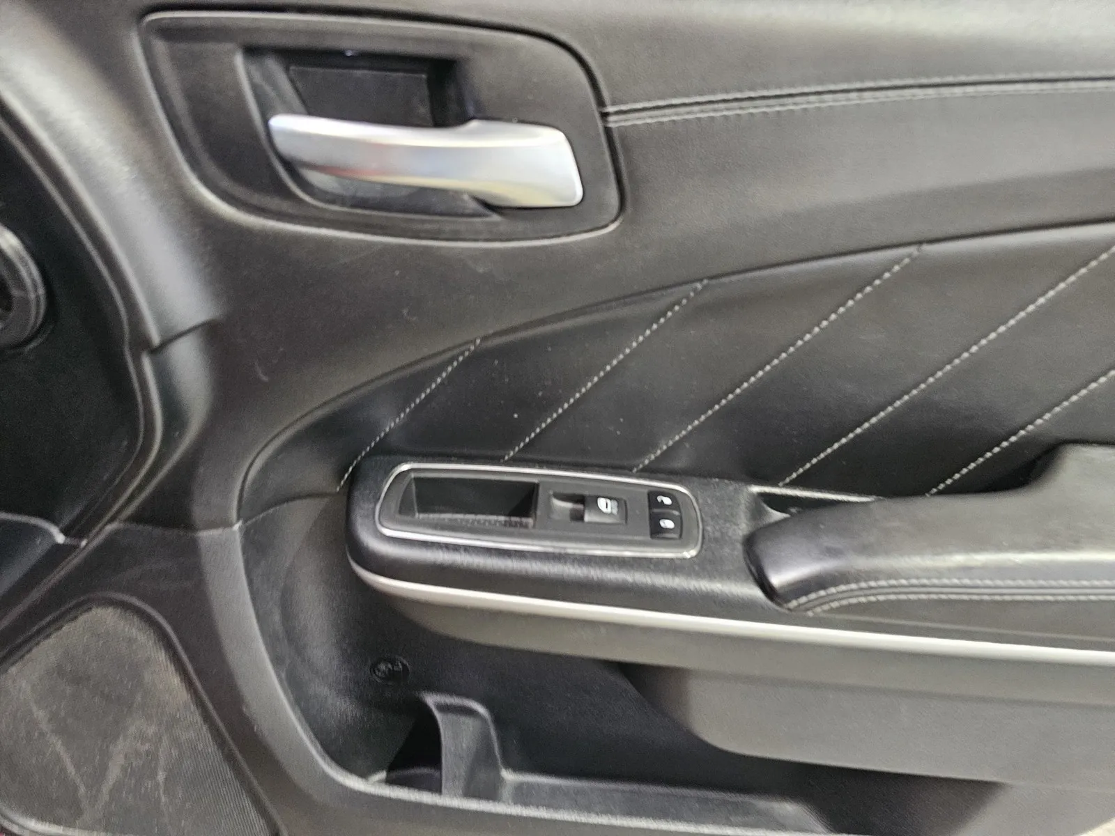 Dodge Charger photo 6