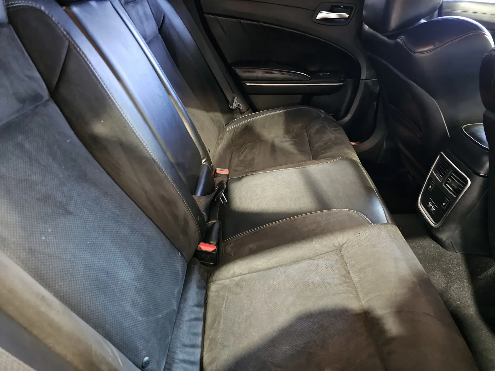 Dodge Charger photo 9