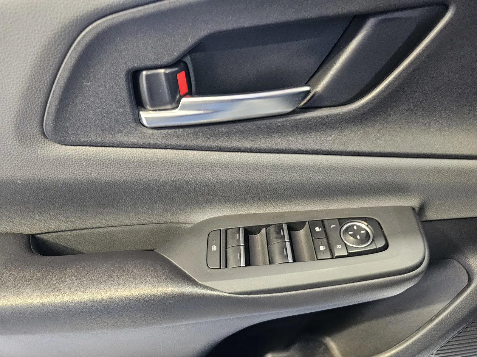 Toyota Prius photo 13