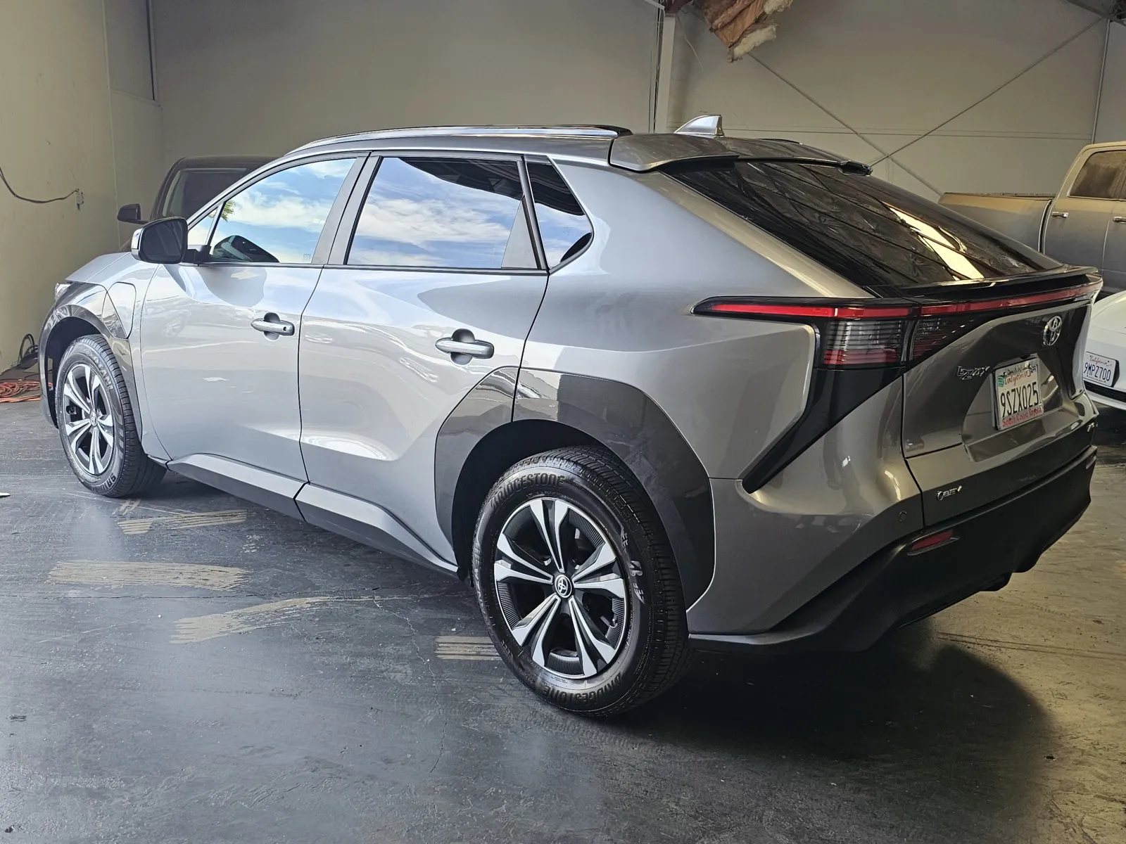 Toyota bZ4X photo 2