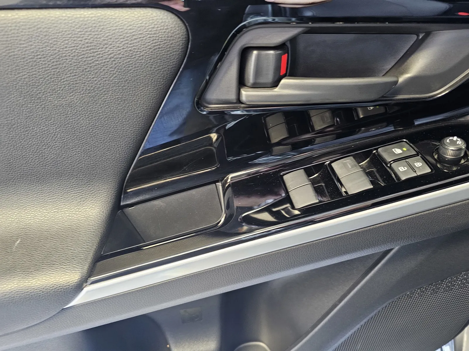 Toyota bZ4X photo 14