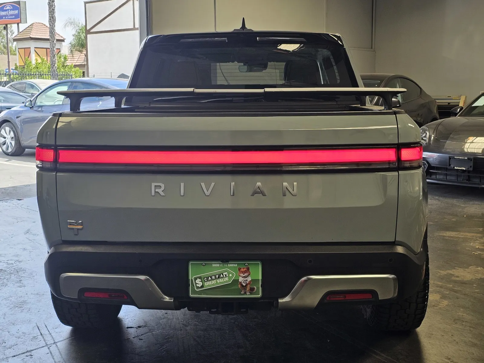 Rivian R1T photo 3
