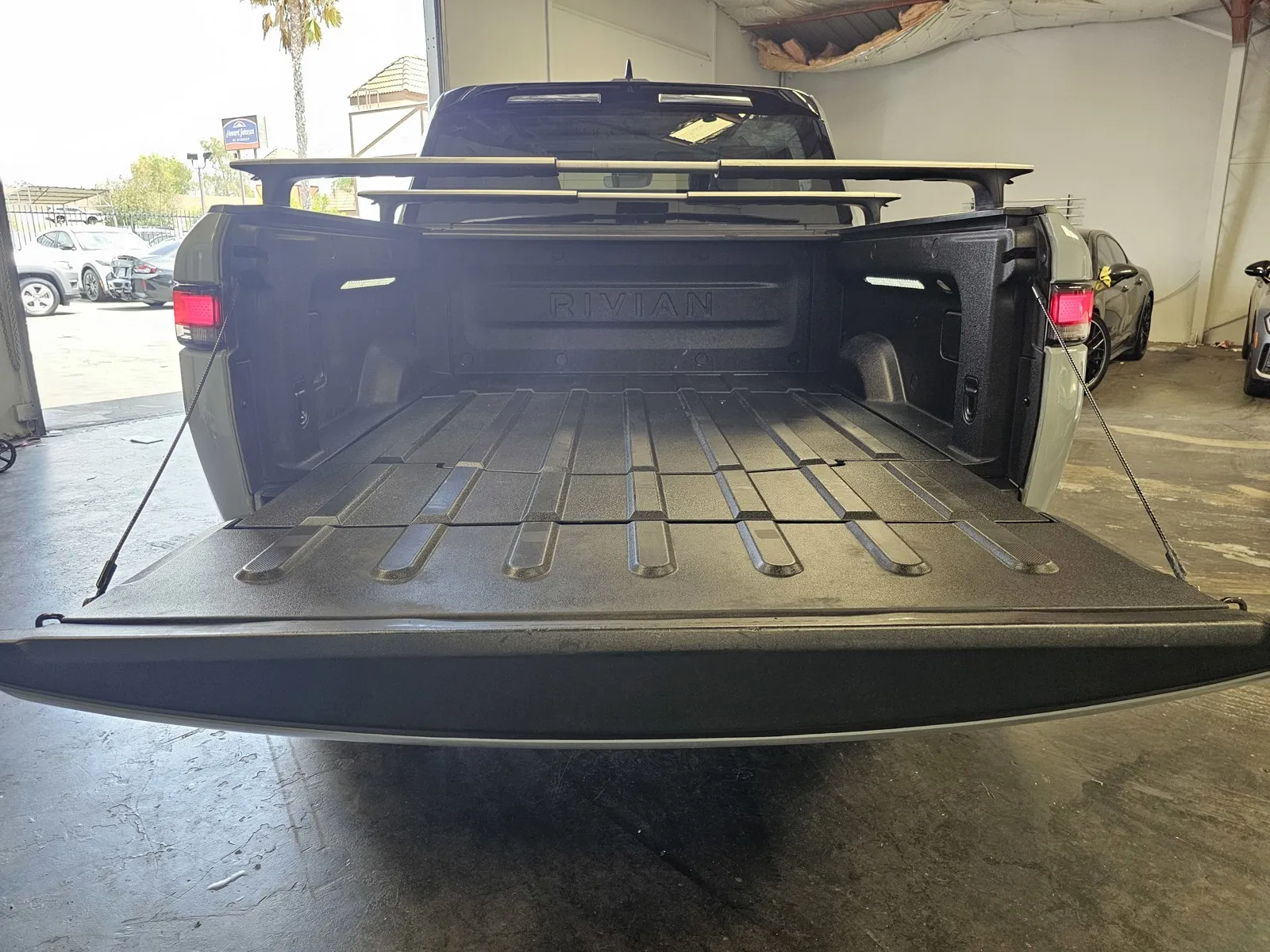 Rivian R1T photo 10