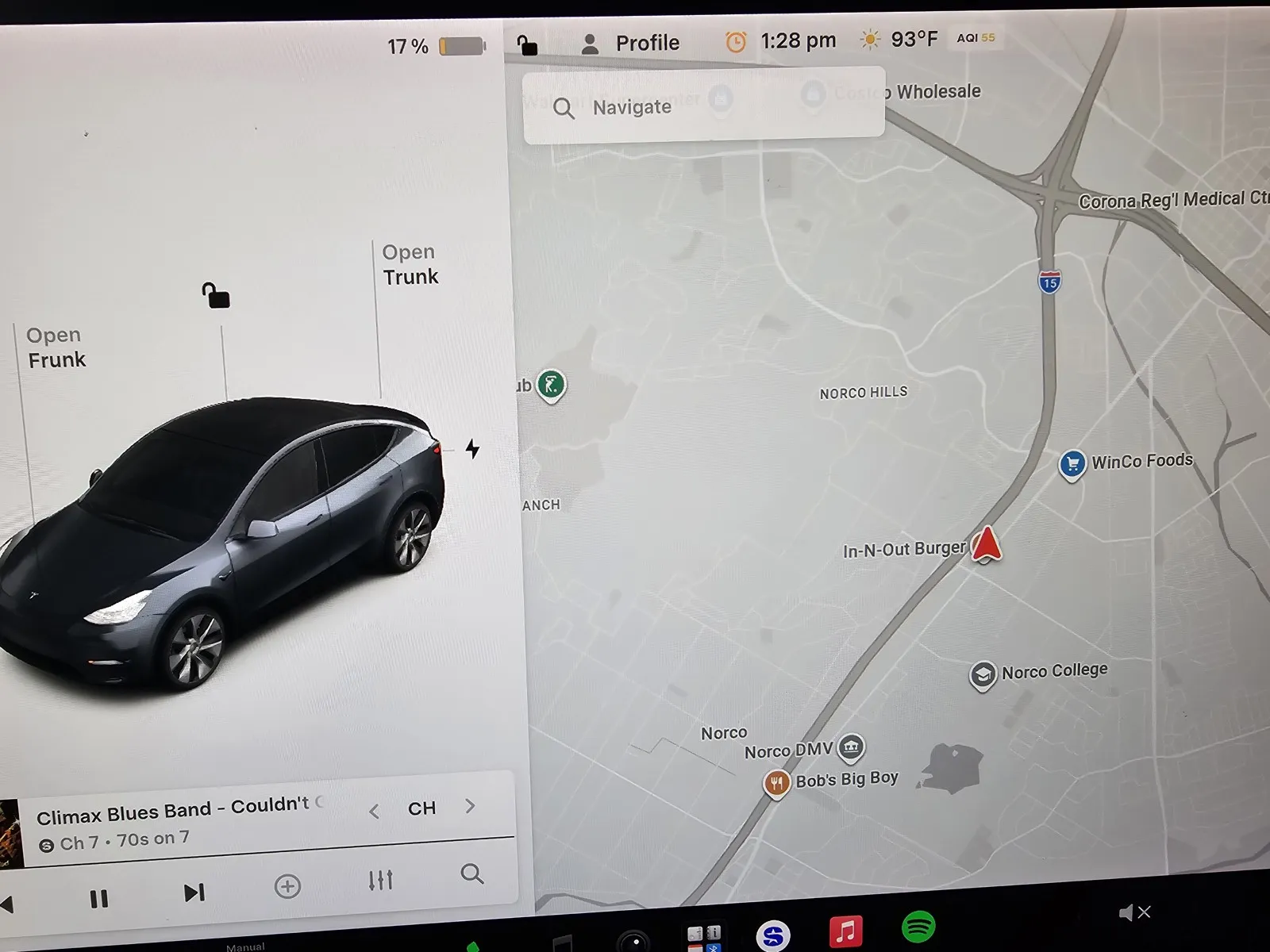 Tesla Model Y photo 16