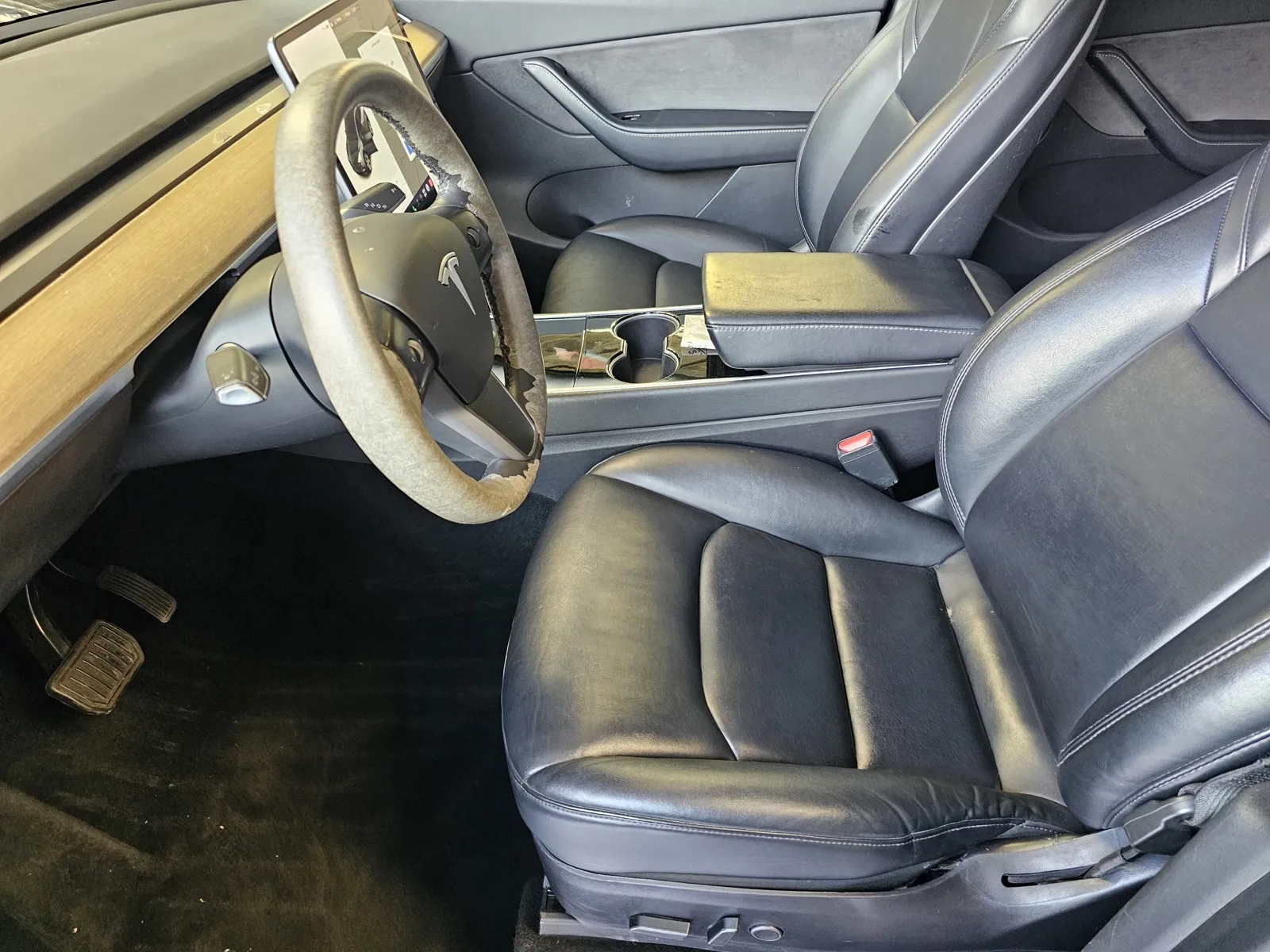 Tesla Model Y photo 14