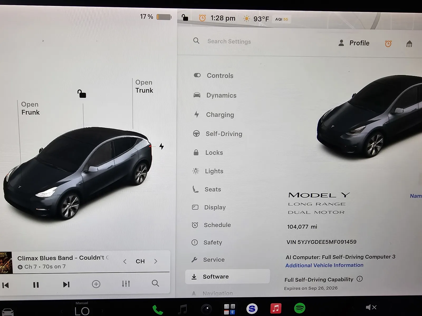 Tesla Model Y photo 17